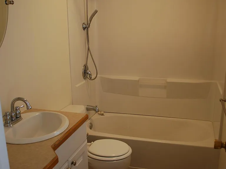 528 Franklin St #B — Photo 4
