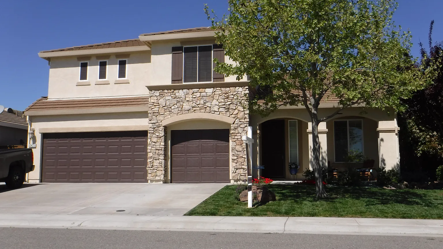 2423 Everley Cir photo 1