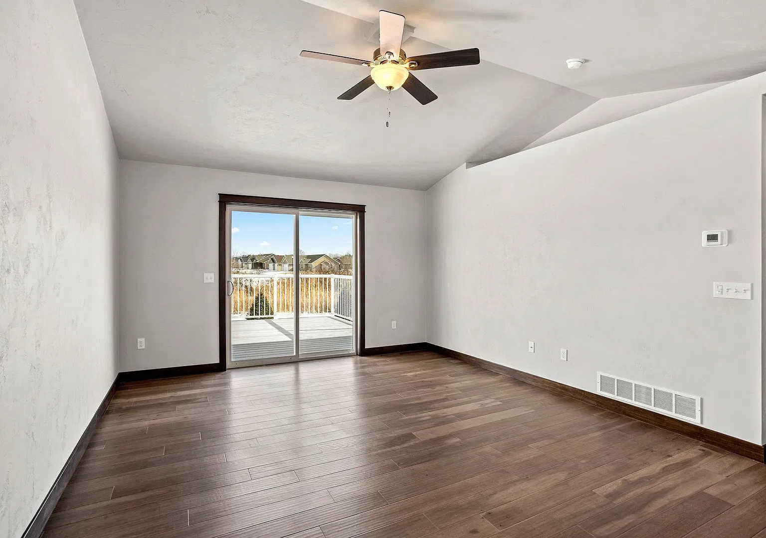 4842 Marlo Way — Photo 4