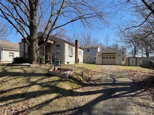 1587 Ackers Ave, Lakemore, OH 44250