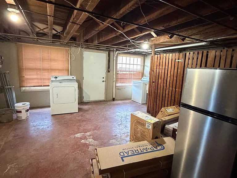 7925 Cedarbrook Avenue — Photo 13