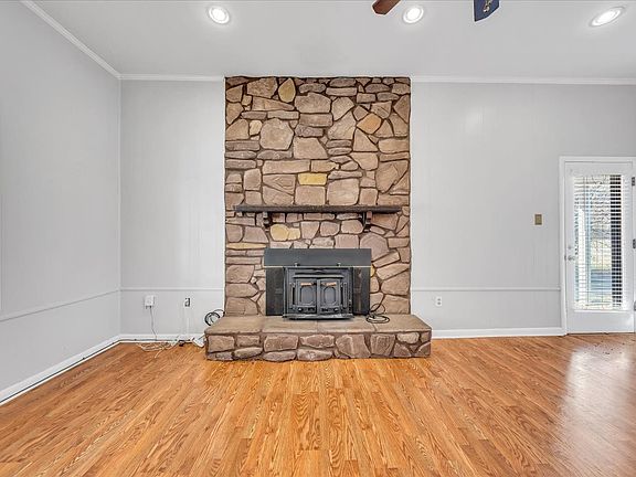 4th image of 361 Tusculum Rd