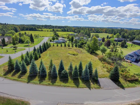 26 Grandview Ct, Quinte West, ON K0K 3E0