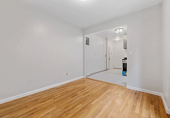 3rd image of 424 E 116th St #23