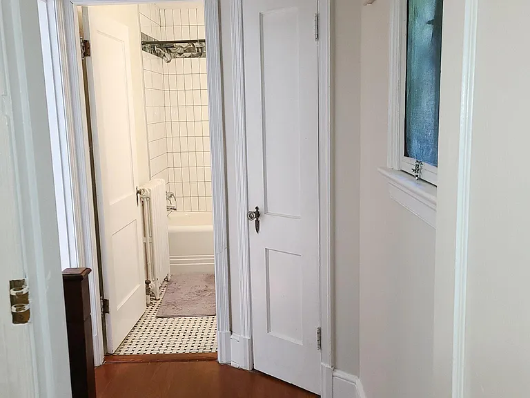 403 Thayer Ave — Photo 11