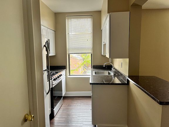 4th image of 914 Western Ave APT 6