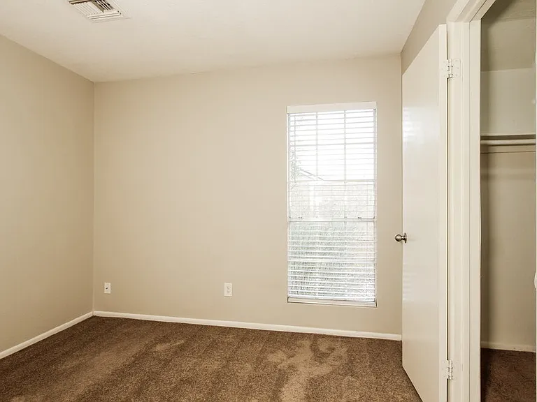 6529 N 74th Dr — Photo 13