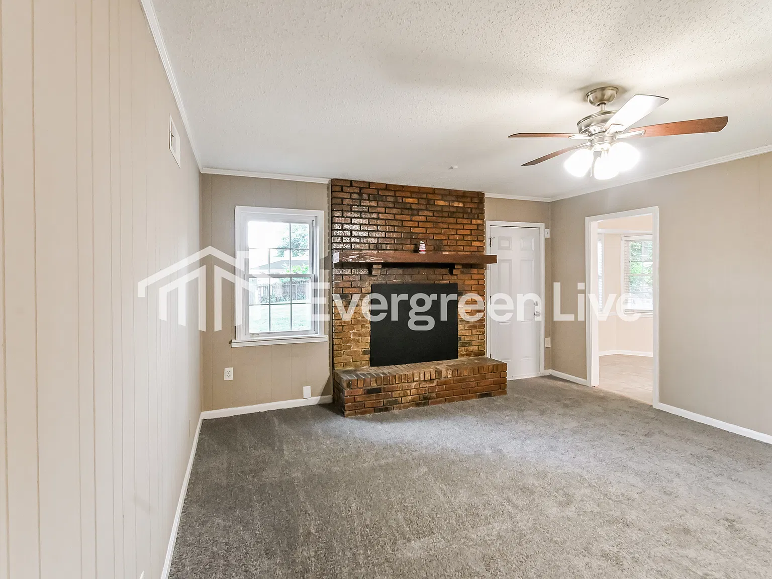 3 bed, 2.0 bath, 1550 sqft, $1,245 — Photo 2