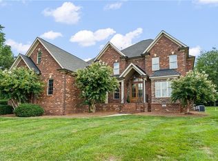 6202 Herons Nest Ct, Oak Ridge, NC 27310