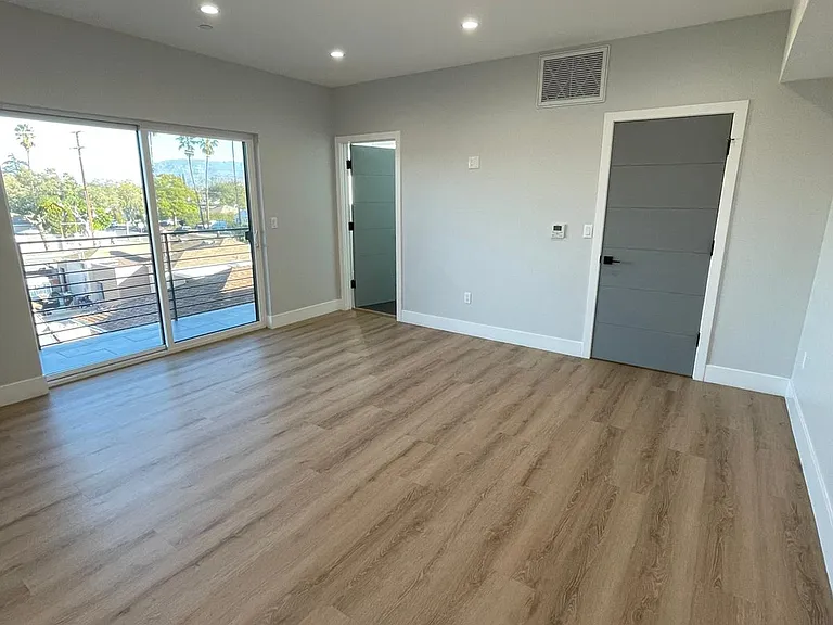 6347 Farmdale Ave — Photo 31