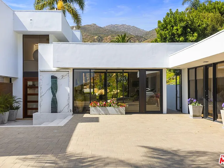 3851 Sweetwater Canyon Dr — Photo 22
