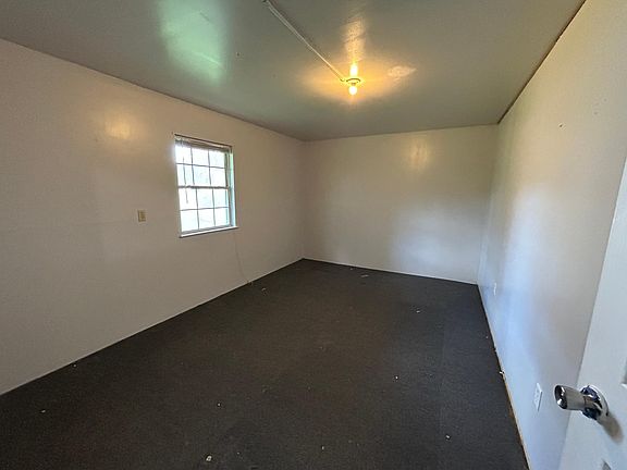 3rd image of 3445 Portland Dr