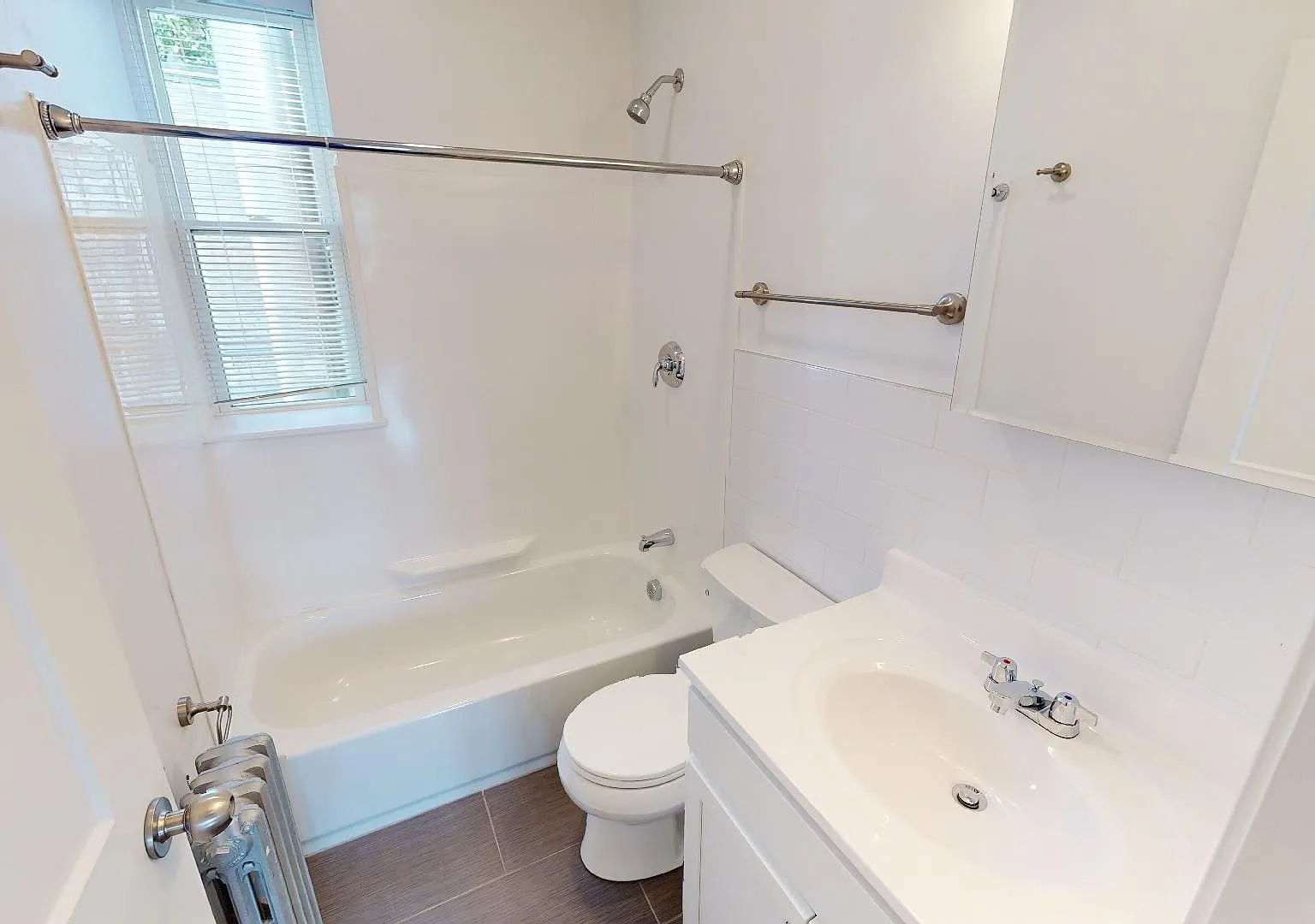 Beautiful modern Brighton 2 Bed Available 9/1/26 — Photo 4