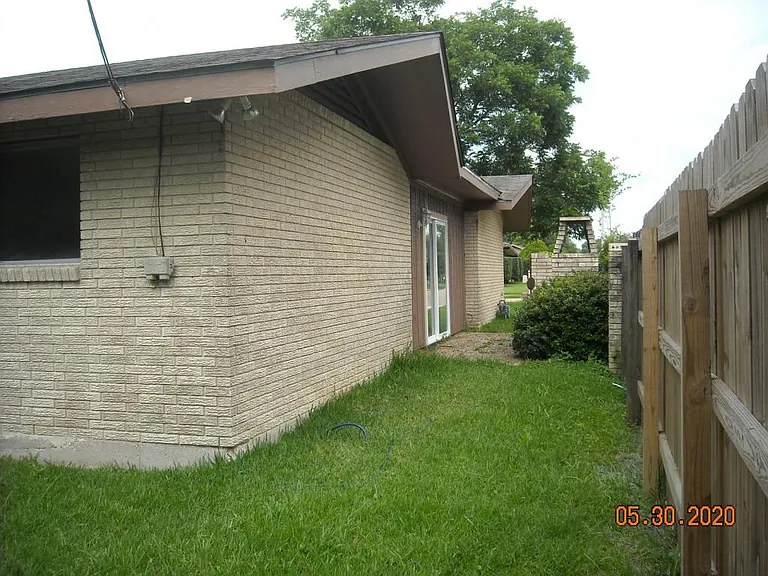 10331 W Almond Dr — Photo 3