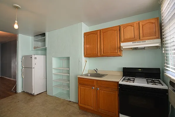 Rented by Hagstrom Management Inc | media 4