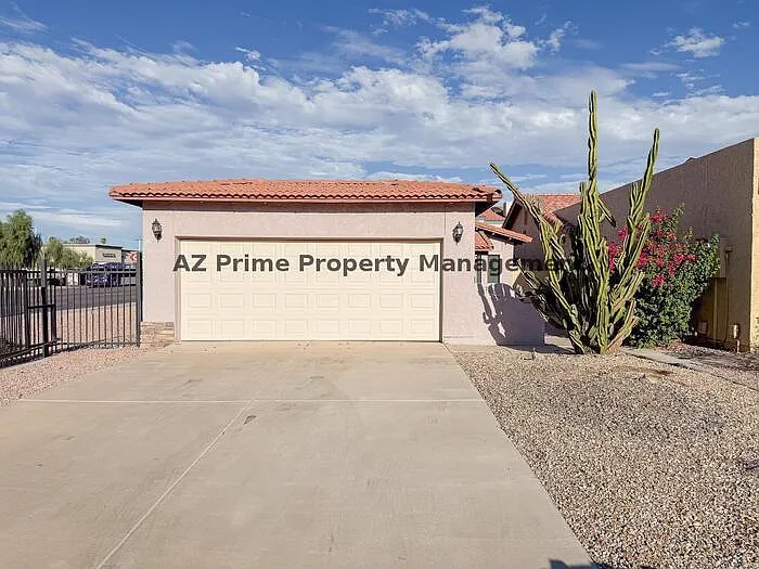 2 bed, 2.5 bath, 1325 sqft, $2,095 — Photo 2