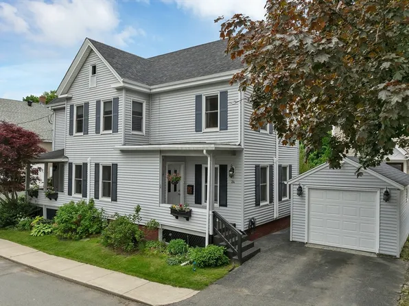 24 Chester St, Amesbury, MA 01913