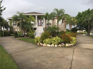 2105 Pelican Ct, Tarpon Springs, FL 34689