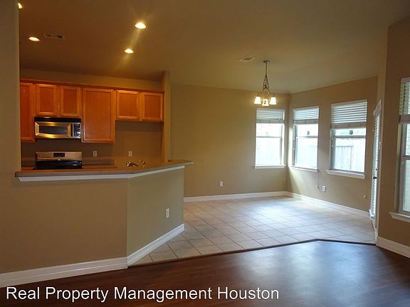 3rd image of 6726 Durango Creek Dr