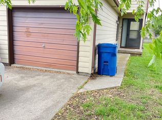 815 Irvine Rd, Champaign, IL 61822