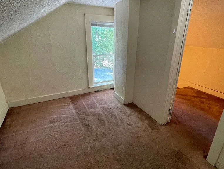 315 9th Ave — Photo 10