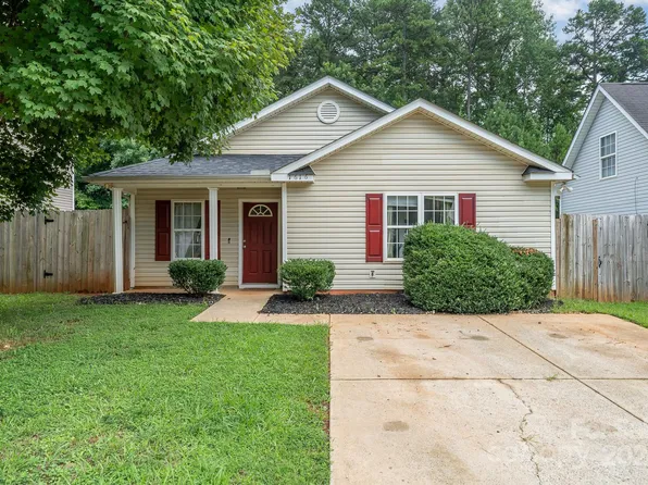 1616 Crandon Dr, Charlotte, NC 28216