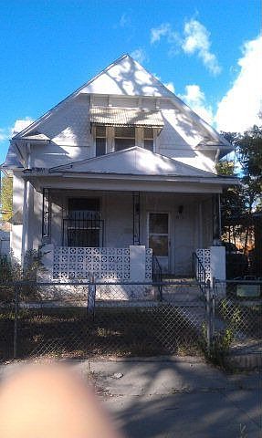 1st image of 815 E 5th St