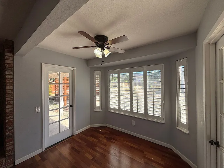 16327 Bassett Ct — Photo 2