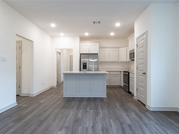 3rd image of 2395 Lightfoot Ln