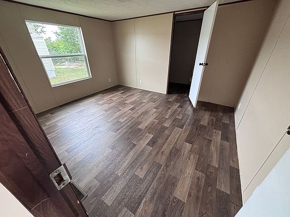 2nd image of 254 Amanda Ln