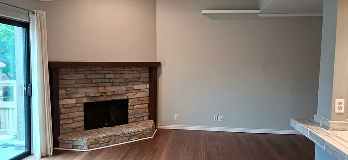 1 bed, 1.5 bath, 837 sqft, $1,489 — Photo 4