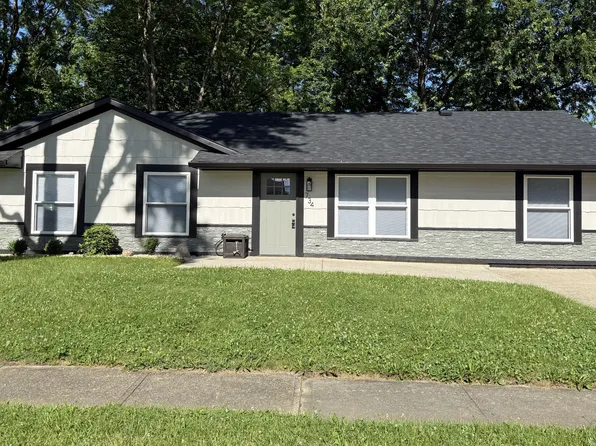 734 Holiday Dr, Fortville, IN 46040