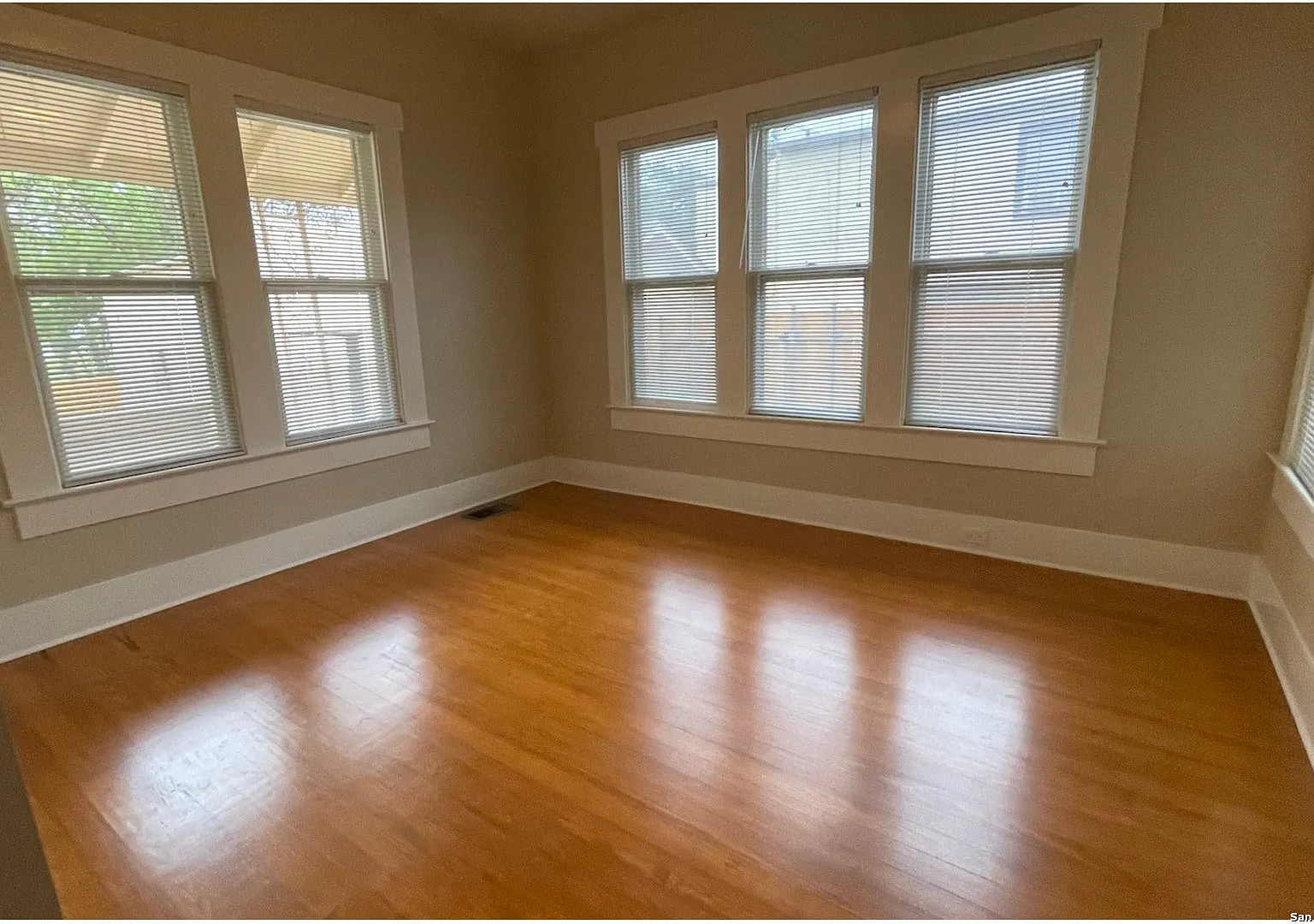 3 bed, 1756 sqft, $2,400 — Photo 2