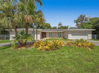 15540 SW 82nd Ct, Palmetto Bay, FL 33157