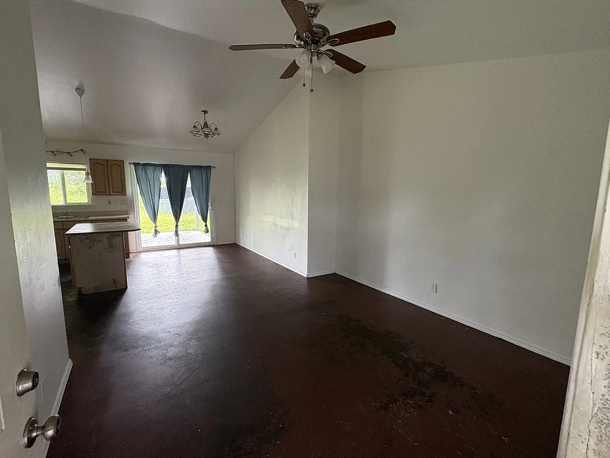 Building Photo - 16-2099 Uilani Drfront