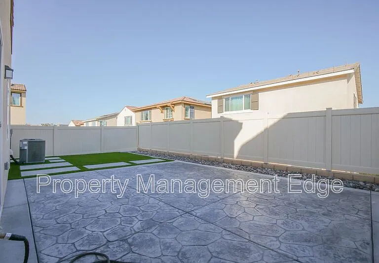 36644 Desert Tortoise Rd — Photo 23