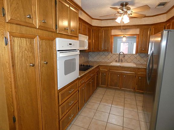 5th image of 943 Ruswood Cir