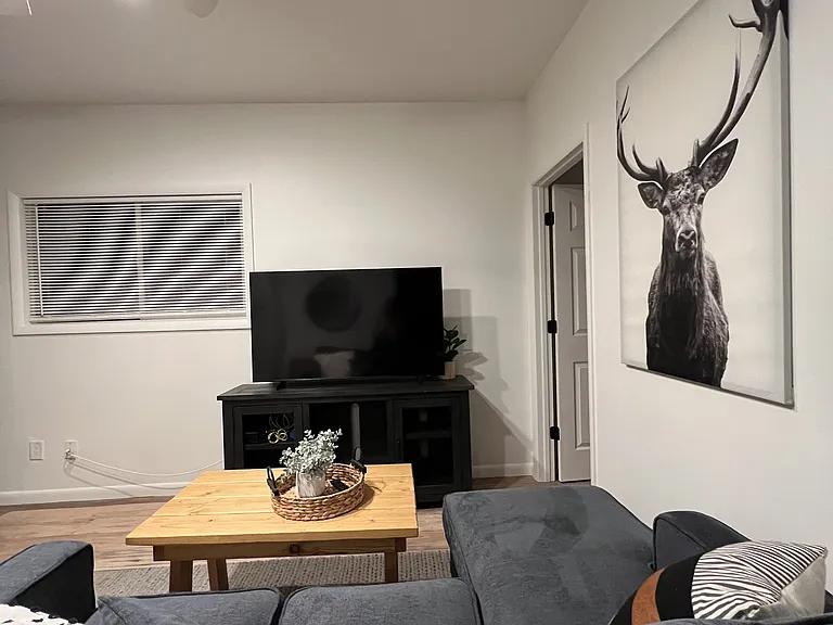 151 Northside Dr — Photo 2