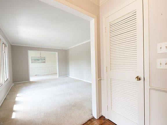5th image of 5205 Bennington Dr
