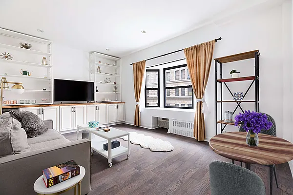 Sold by Compass | media 1