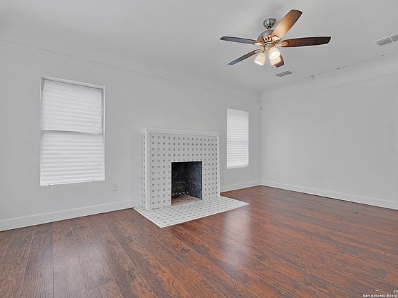 4th image of 438 Vanderbilt