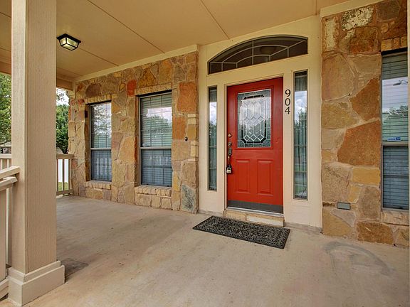 5th image of 904 Black Canyon St