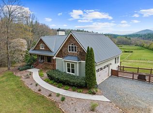 95 Hickory Ave, Blue Ridge, GA 30513