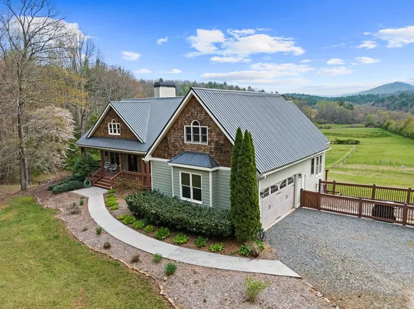 95 Hickory Ave, Blue Ridge, GA 30513