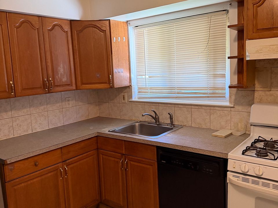 1st image of 2478 Delanoy Ave #1