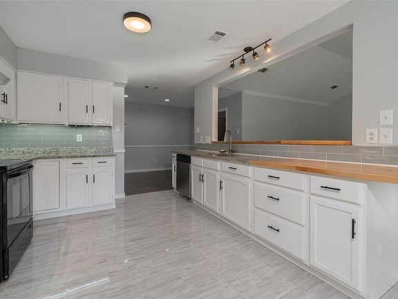 5th image of 1221 Glyndon Dr