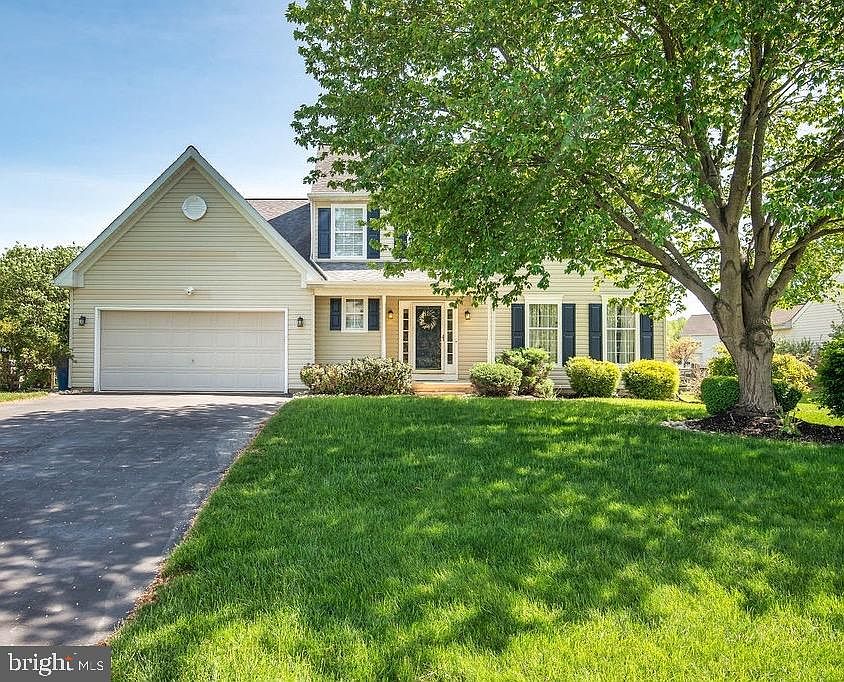 1st image of 134 Ascot Ct