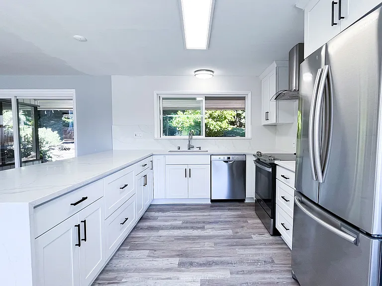 9000 Lake Washington Blvd NE — Photo 6