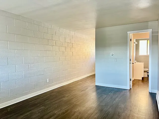 Building Photo - 5840 Carr St #7