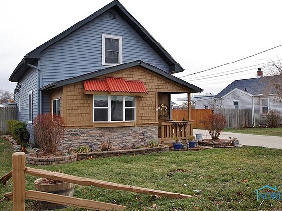 2nd image of 221 Earl St